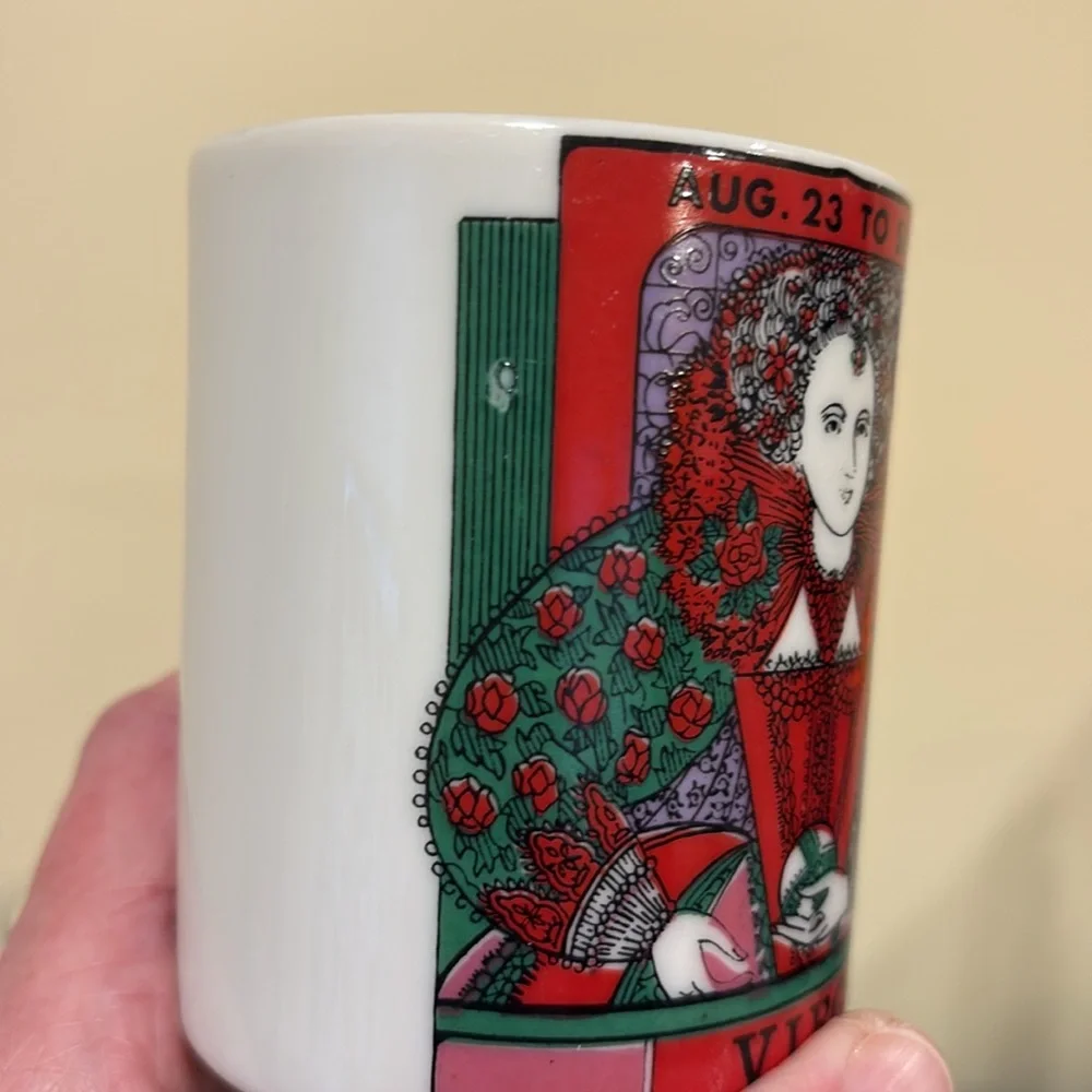Royal Crown Arnart ‘Smug Mug’ Featuring Virgo Zodiac Sign On A Pedestal Base. - Picture 7 of 7